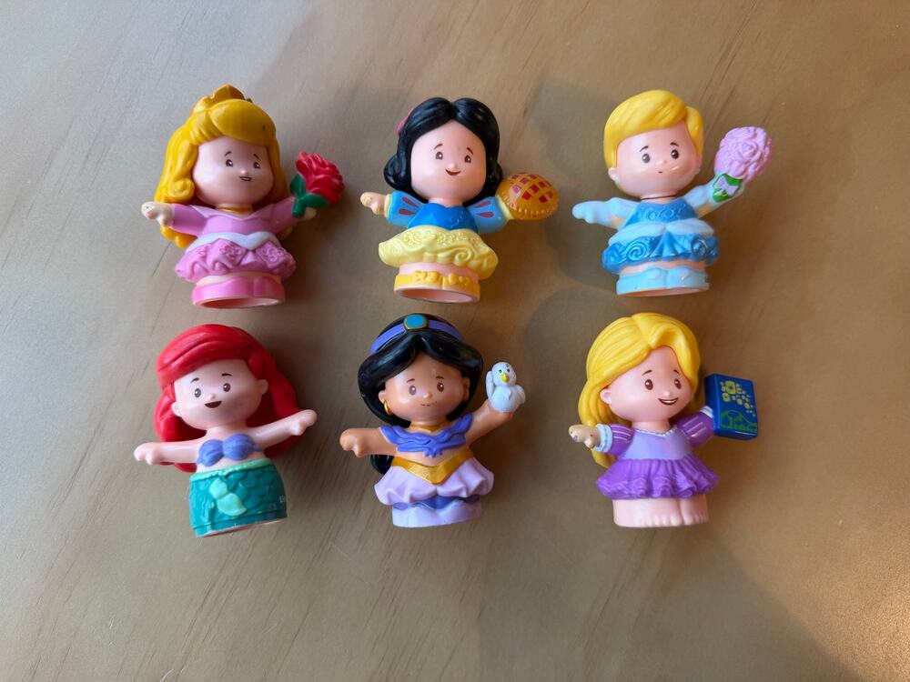 Fisher price Little people princess lot of 6